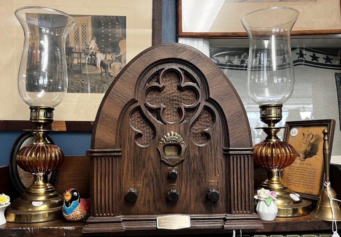 vintage oil lamps in hampton